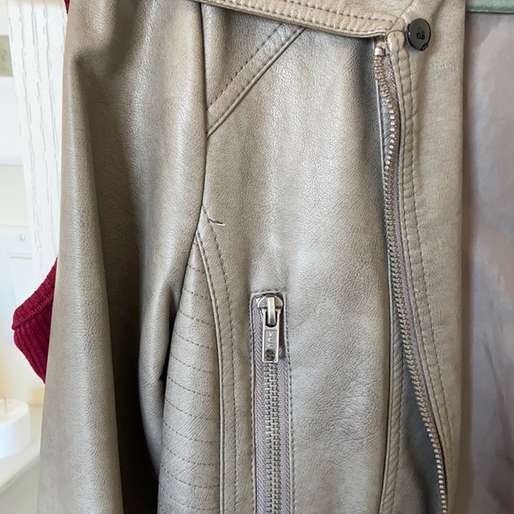 Grey pleather jacket - Picture 4 of 4